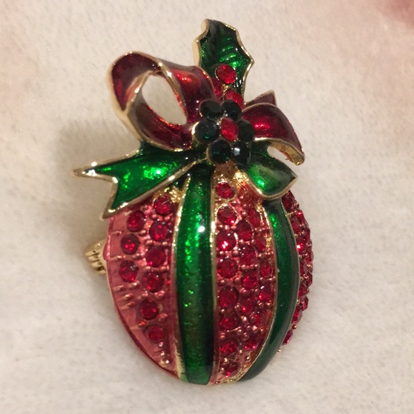 Christmas Holiday Crystal Ball Ornament Brooch Pin NWT unbranded 1.5x2” - Picture 4 of 12